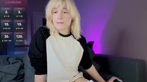 Snapshot of gregory_byyrd chatting on 26, 10, 2025 Greg-independent model online show from 26, 10, 2025