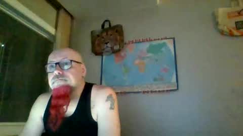 Snapshot of gregrev chatting on 22, 4, 2026 gregrev online show from 22, 4, 2026