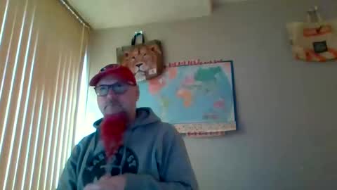 Snapshot of gregrev chatting on 25, 4, 2026 gregrev online show from 25, 4, 2026