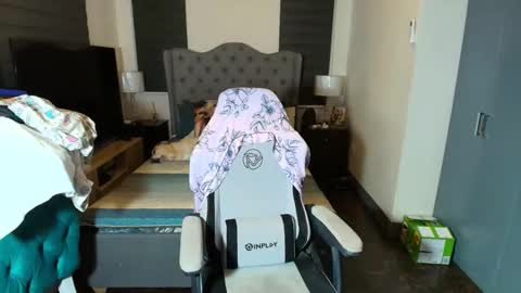 Snapshot of greta_v chatting on 18, 11, 2025 greta_v online show from 18, 11, 2025