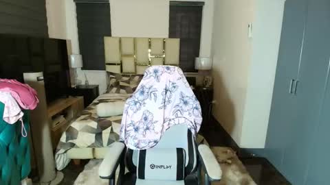 Snapshot of greta_v chatting on 19, 12, 2025 greta_v online show from 19, 12, 2025