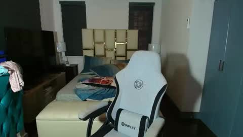 Snapshot of greta_v chatting on 7, 1, 2026 greta_v online show from 7, 1, 2026