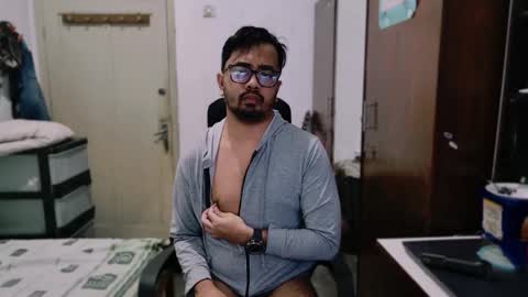 Grey Hardy Slave online show from 24, 2, 2026