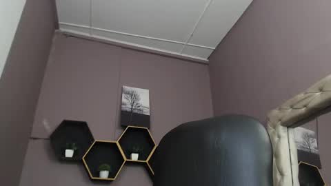 Snapshot of greys_ath chatting on 5, 2, 2025 greys online show from 5, 2, 2025