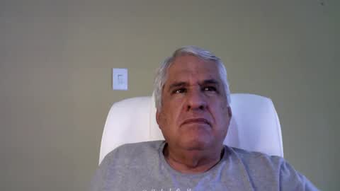 Snapshot of grisa01 chatting on 2, 2, 2025 grisa01 online show from 2, 2, 2025