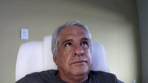 Snapshot of grisa01 chatting on 1, 3, 2025 grisa01 online show from 1, 3, 2025