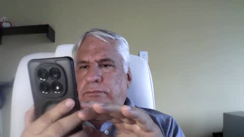 Snapshot of grisa01 chatting on 27, 10, 2025 grisa01 online show from 27, 10, 2025