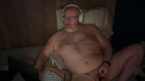 Snapshot of grow_nshoot chatting on 19, 5, 2026 grow_nshoot online show from 19, 5, 2026