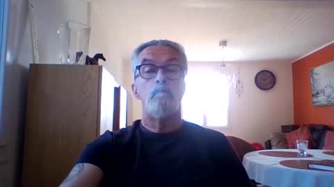 Snapshot of grybear60 chatting on 17, 4, 2026 Grybear online show from 17, 4, 2026