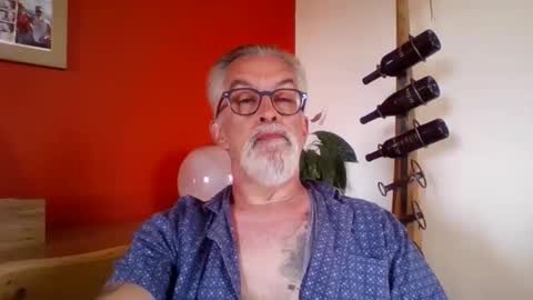 Snapshot of grybear60 chatting on 20, 4, 2026 Grybear online show from 20, 4, 2026