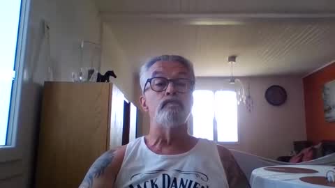 Snapshot of grybear60 chatting on 21, 4, 2026 Grybear online show from 21, 4, 2026