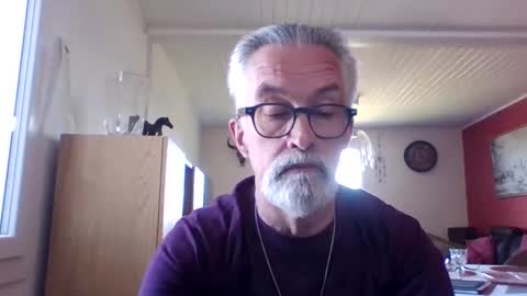 Snapshot of grybear60 chatting on 24, 4, 2026 Grybear online show from 24, 4, 2026