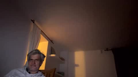 guardiannif_ online show from 9, 2, 2025