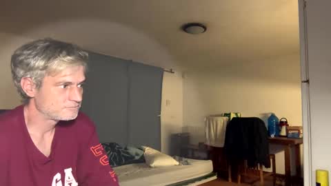 guardiannif_ online show from 16, 2, 2025