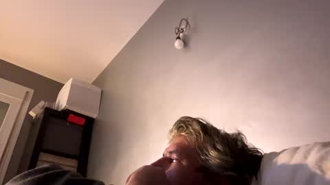 guardiannif_ online show from 22, 2, 2025