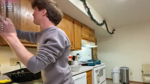 Snapshot of gucciboi4 chatting on 30, 11, 2025 gucciboi4 online show from 30, 11, 2025