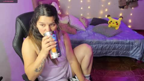 Hello Im Julieta Im 25 years old welcome to my room have fun and be happy. online show from 20, 12, 2024