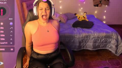 Hello Im Julieta Im 25 years old welcome to my room have fun and be happy. online show from 19, 1, 2025