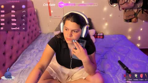 Hello Im Julieta Im 25 years old welcome to my room have fun and be happy. online show from 21, 1, 2025