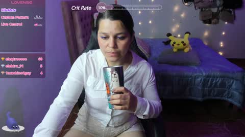 Hello Im Julieta Im 25 years old welcome to my room have fun and be happy. online show from 26, 1, 2025