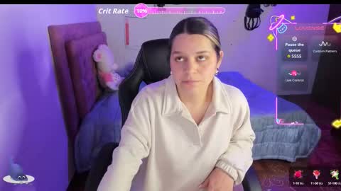 Hello Im Julieta Im 25 years old welcome to my room have fun and be happy. online show from 25, 9, 2025