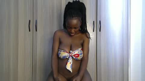 Miss Incredible online show from 2, 11, 2025