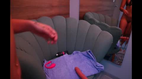 gummyluv online show from 15, 2, 2026