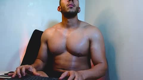 Snapshot of gurushake chatting on 14, 6, 2026 holl latino online show from 14, 6, 2026