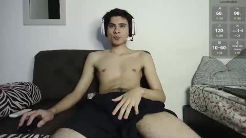 Snapshot of guts1_ chatting on 19, 12, 2025 Guts online show from 19, 12, 2025