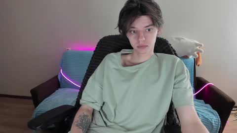 guy_liam1 online show from 27, 1, 2025