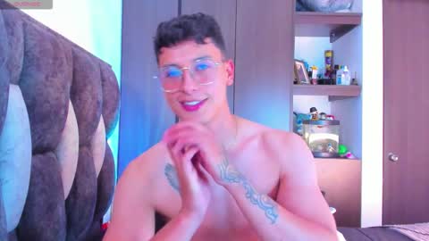 Snapshot of guy_twinks chatting on 25, 9, 2025 Gabriel online show from 25, 9, 2025