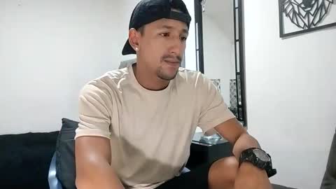 Snapshot of guykarim chatting on 11, 3, 2025 karim online show from 11, 3, 2025