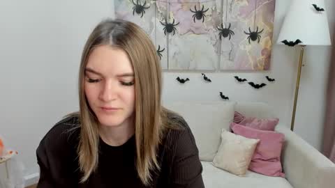 gwensmitt online show from 3, 11, 2025