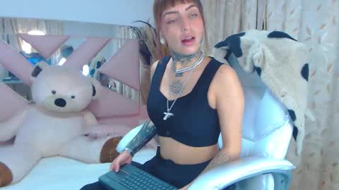gyal_8_ online show from 4, 10, 2025