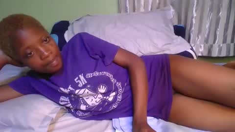 Snapshot of gyaldem_queen chatting on 28, 9, 2025 gyaldem_queen online show from 28, 9, 2025