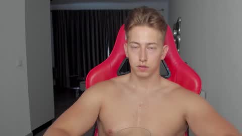 Snapshot of gym_alpha chatting on 19, 10, 2025 Oliver online show from 19, 10, 2025