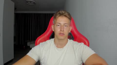 Snapshot of gym_alpha chatting on 5, 11, 2025 Oliver online show from 5, 11, 2025