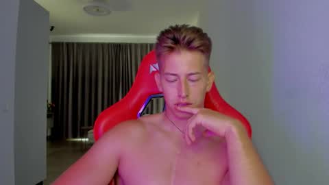 Snapshot of gym_alpha chatting on 11, 11, 2025 Oliver online show from 11, 11, 2025