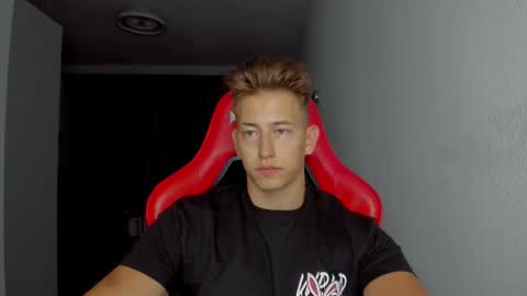 Snapshot of gym_alpha chatting on 23, 11, 2025 Oliver online show from 23, 11, 2025