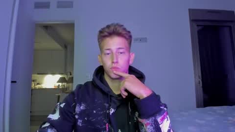 Snapshot of gym_alpha chatting on 14, 12, 2025 Oliver online show from 14, 12, 2025