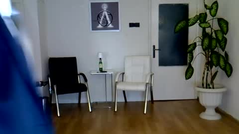 Snapshot of h_blackwood chatting on 26, 4, 2026 H. Blackwood online show from 26, 4, 2026