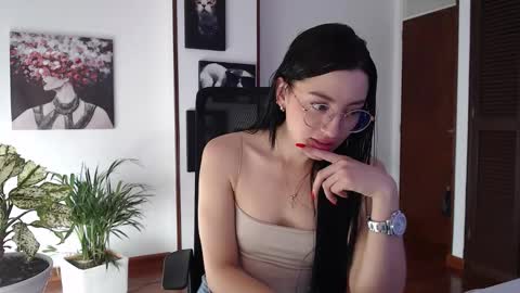 Snapshot of h_e_r_a988192 chatting on 24, 9, 2025 Hera online show from 24, 9, 2025