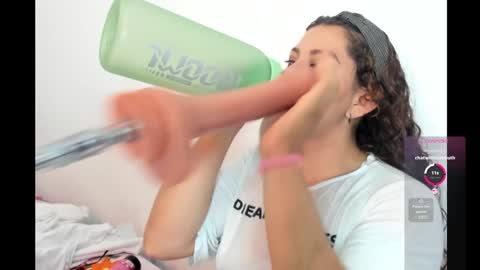 hade_cute2 online show from 9, 1, 2025