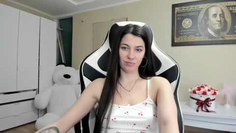 Snapshot of hailey_beauty chatting on 17, 12, 2024 Sk pe Anya388109 online show from 17, 12, 2024