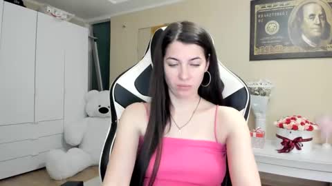 Snapshot of hailey_beauty chatting on 25, 12, 2024 Sk pe Anya388109 online show from 25, 12, 2024