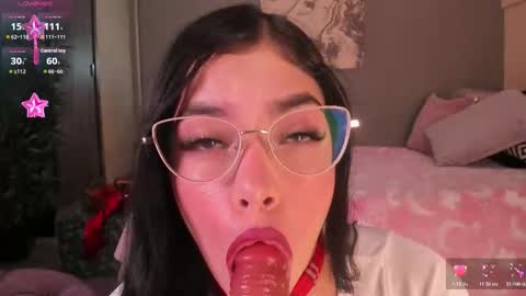 Snapshot of hailey_foxxx chatting on 19, 12, 2025 laura online show from 19, 12, 2025