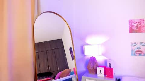 Snapshot of hailey_hadid chatting on 25, 4, 2026 hailey_hadid online show from 25, 4, 2026