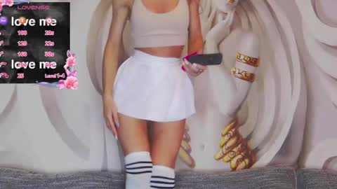 Snapshot of hailey_peach chatting on 6, 5, 2026 HaileyPeach online show from 6, 5, 2026