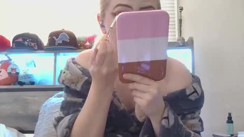 Hailey and d online show from 21, 12, 2025