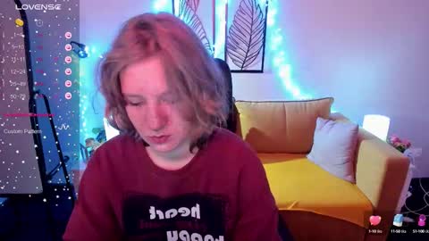 Snapshot of haileyfoxy chatting on 12, 10, 2025 Hailey online show from 12, 10, 2025